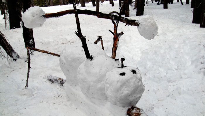 Snowman weightlifting