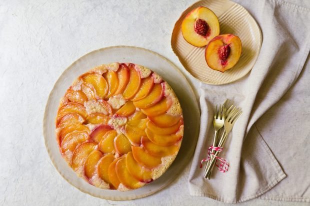 peach rhubarb cake