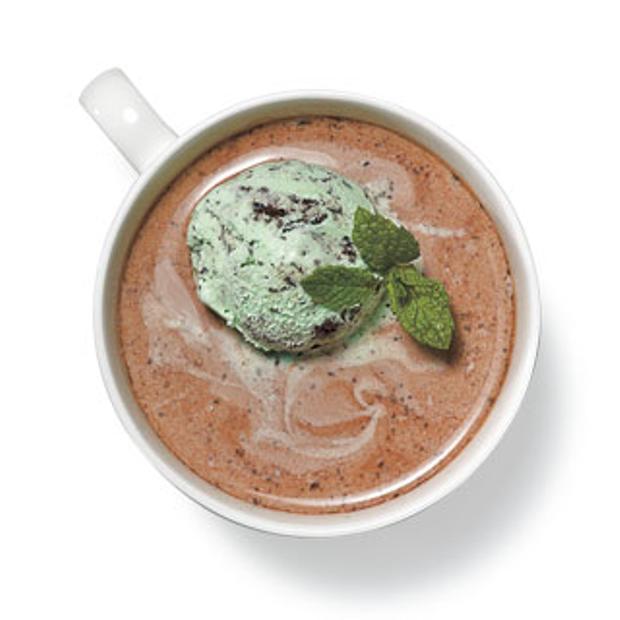 minty-hot-chocolate-float-hot-cocoa-variations
