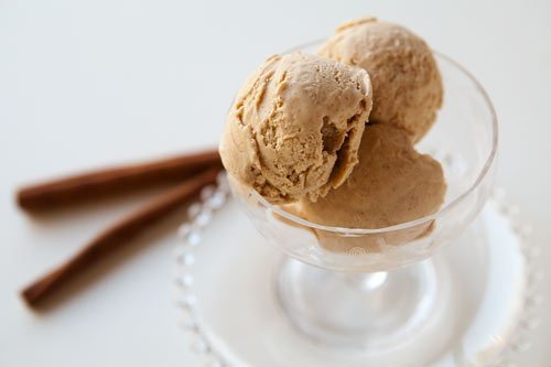 cinnamon-ice-cream-frozen