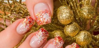 Glitter Christmas Manicure