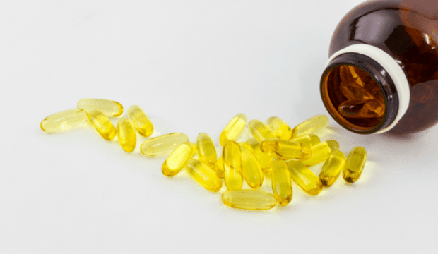Daily Bite Wellness Tip - Primrose Oil for Healthy Hair - Featured Image