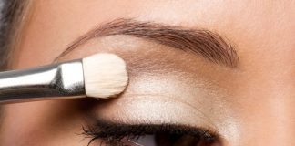 Neutral Eyeshadow - Applying Eyeshadow