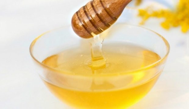 Fact or Fiction Honey for Acne Featured Image