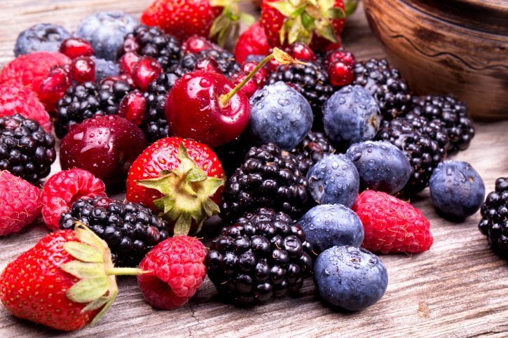 healthy things to try this summer eat berries