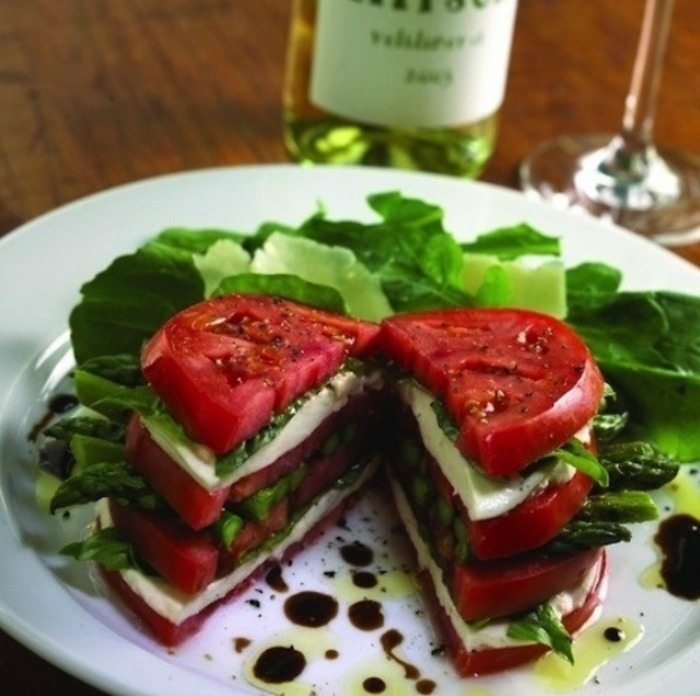 Asparagus Caprese Salad Sandwich (via Trusper)