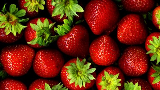 Strawberries For oily skin